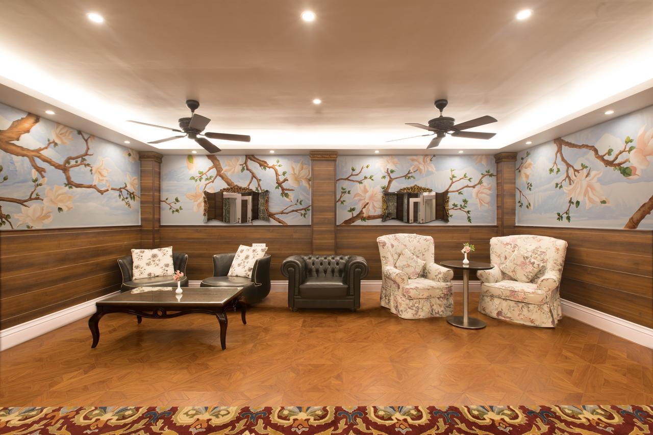 Mayfair Himalayan Hotel 5*